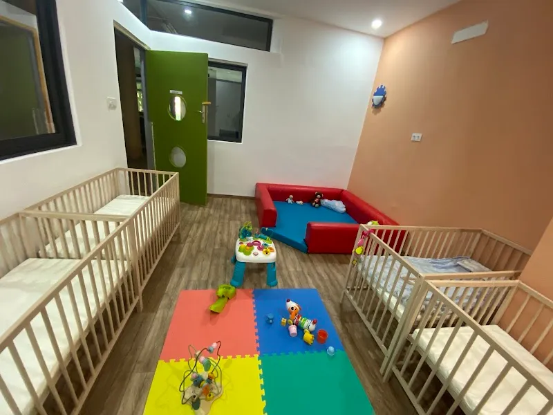 LES ALISIERS CRÈCHE MATERNELLE