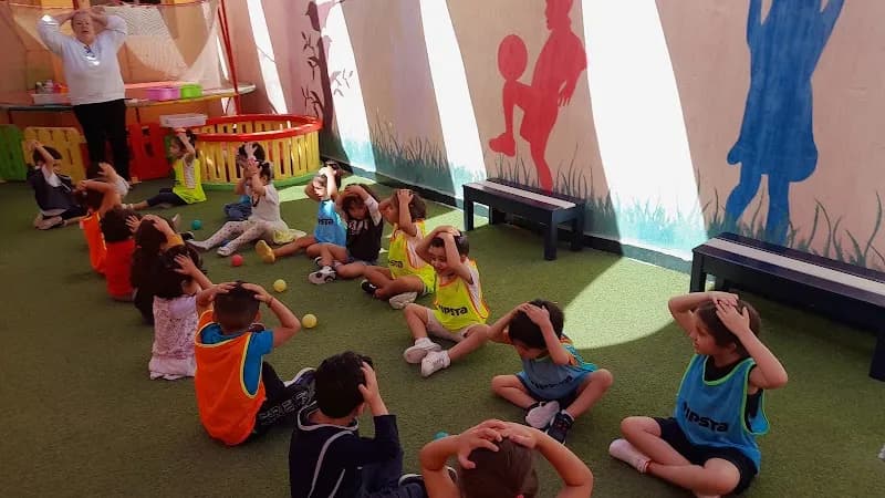 Crèche maternelle Van Gogh
