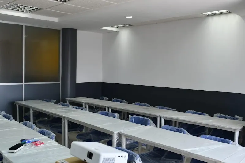 Ecole Privée Supérieure d'Ingénierie et Technologie