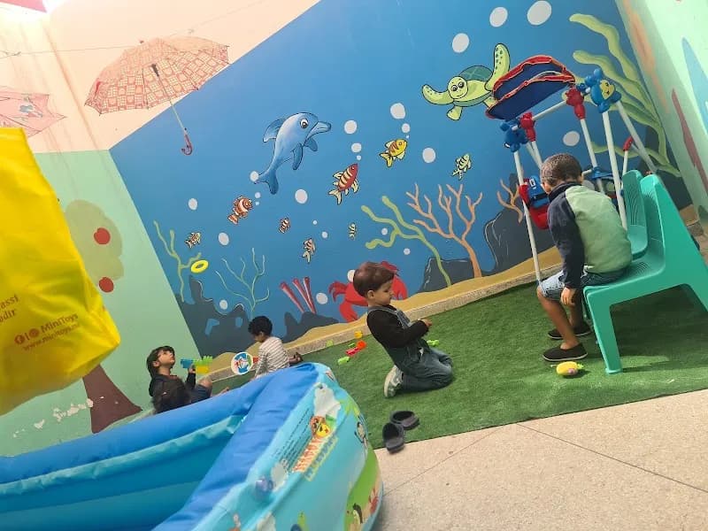 Little Moons حضانة الاطفال