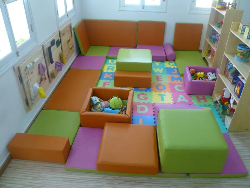 Les Petits Explorateurs. School Privée.